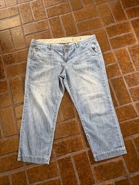 GAP Light Blue Cropped Jeans